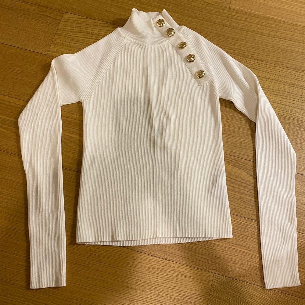 Zara cream turtleneck sweater size S